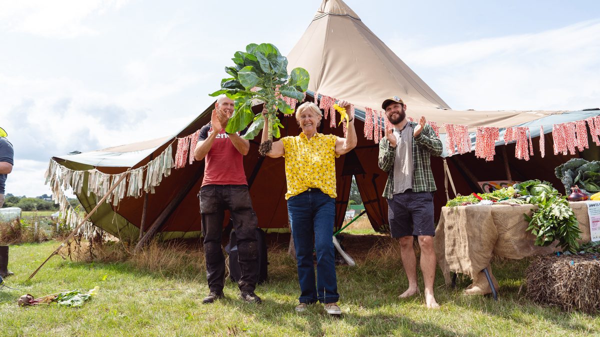 An opening weekend at a Roots site